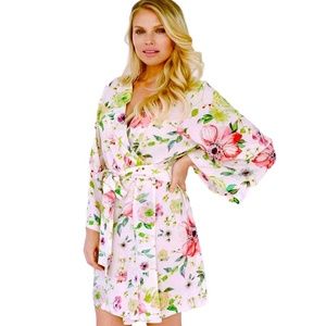 Plum Pretty Sugar floral robe